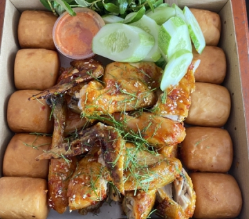 1 Gà 8 bánh bao