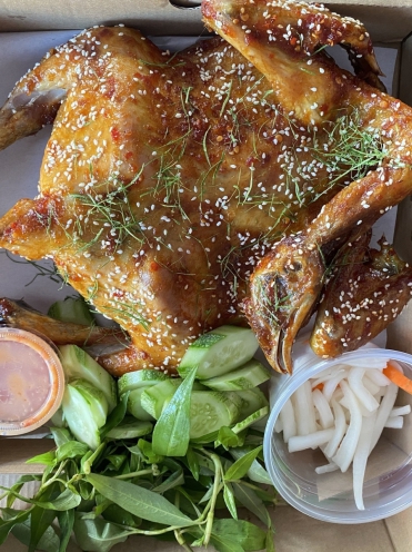 GÀ NƯỚNG CƠM LAM HÒA PHÁT